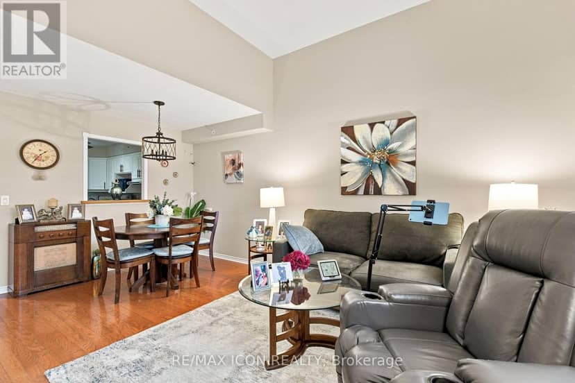 327 - 511 Gainsborough Road — photo 12 of 36