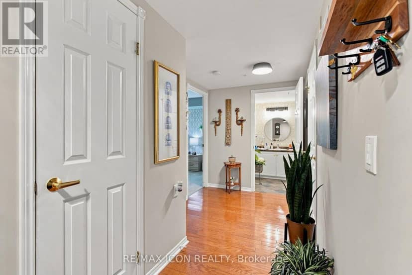 327 - 511 Gainsborough Road — photo 17 of 36