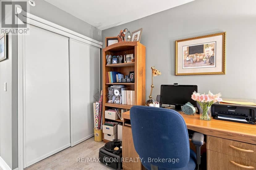 327 - 511 Gainsborough Road — photo 21 of 36