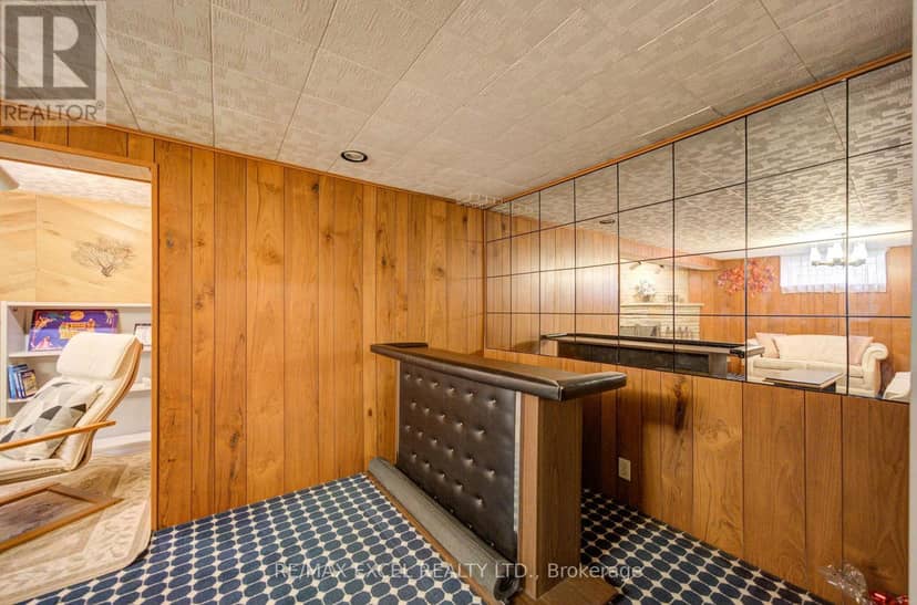 81 Amanda Drive — photo 38 of 40