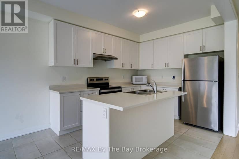 73 Federica Crescent — photo 15 of 40