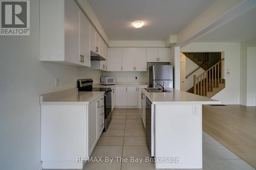 73 Federica Crescent — photo 16 of 40