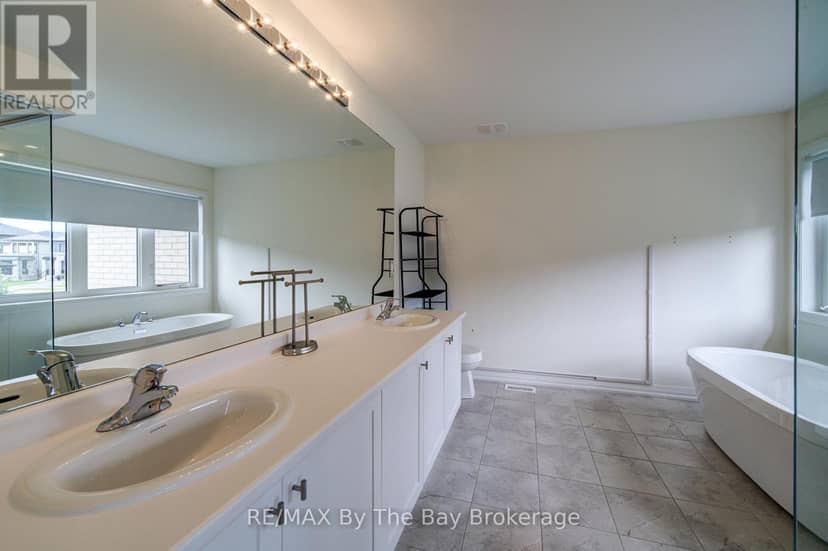 73 Federica Crescent — photo 28 of 40