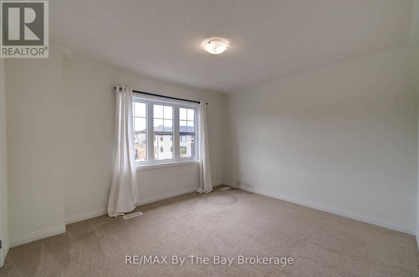 73 Federica Crescent — photo 37 of 40