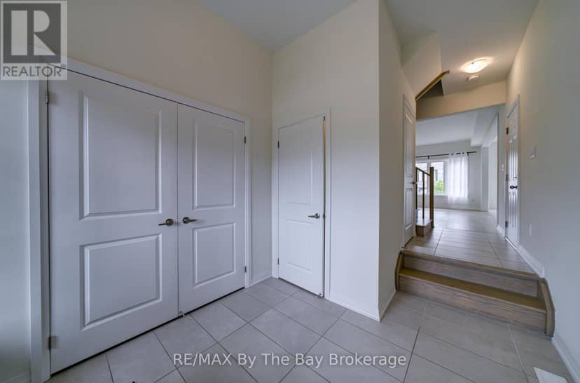 73 Federica Crescent — photo 6 of 40
