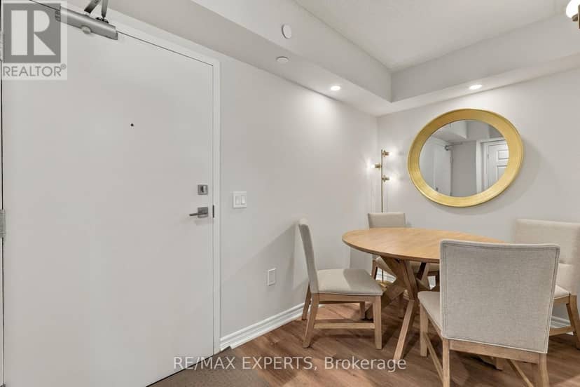 210 - 716 Main Street — photo 14 of 36