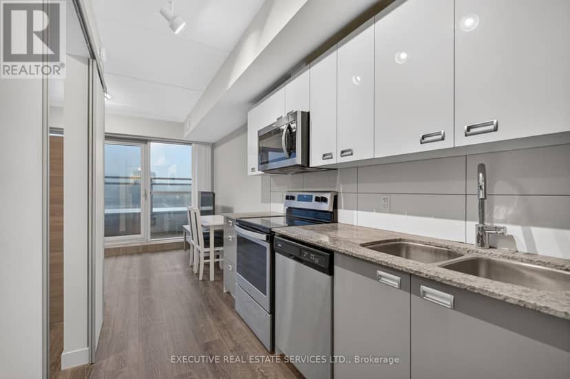 509 - 257 Hemlock Street — photo 14 of 36