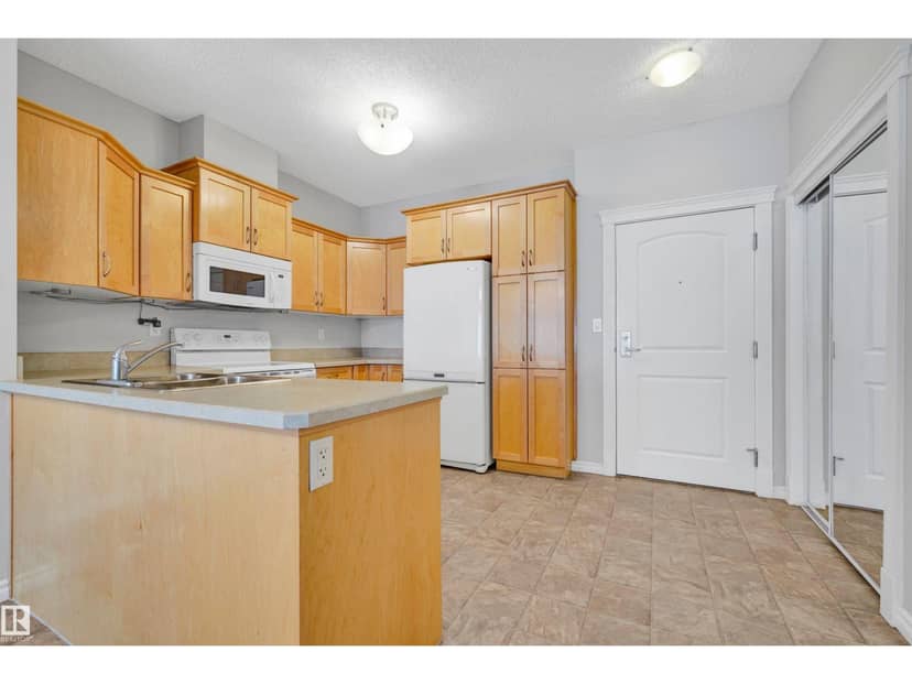 #215 9820 165 ST NW, Edmonton, photo 6
