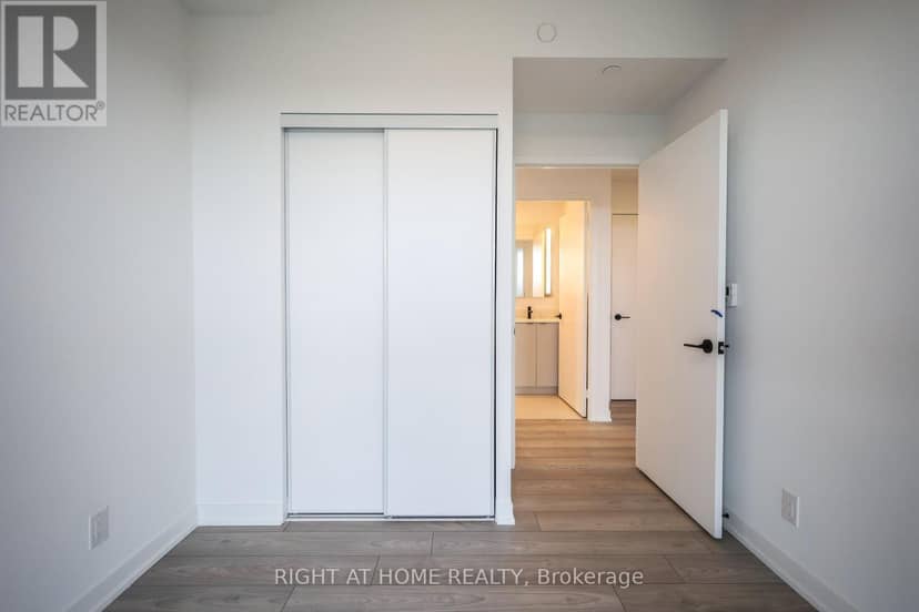 1602 - 285 Dufferin Street — photo 11 of 37