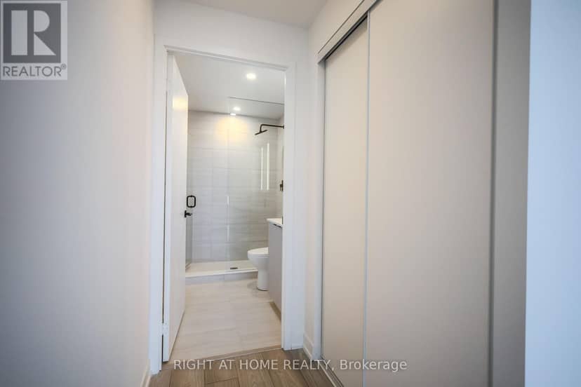 1602 - 285 Dufferin Street — photo 14 of 37