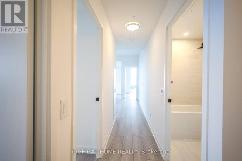 1602 - 285 Dufferin Street — photo 6 of 37
