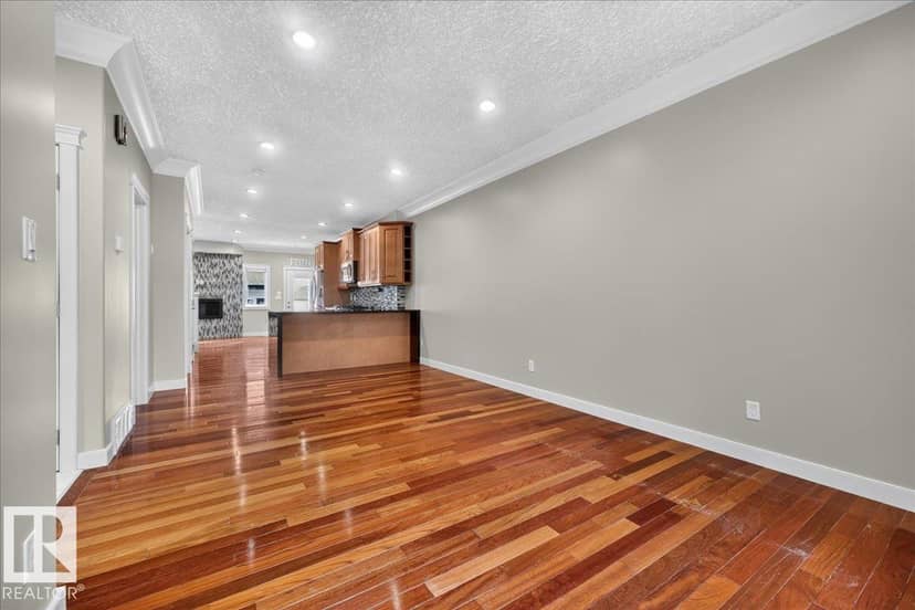 7947 79 AV NW — photo 11 of 40