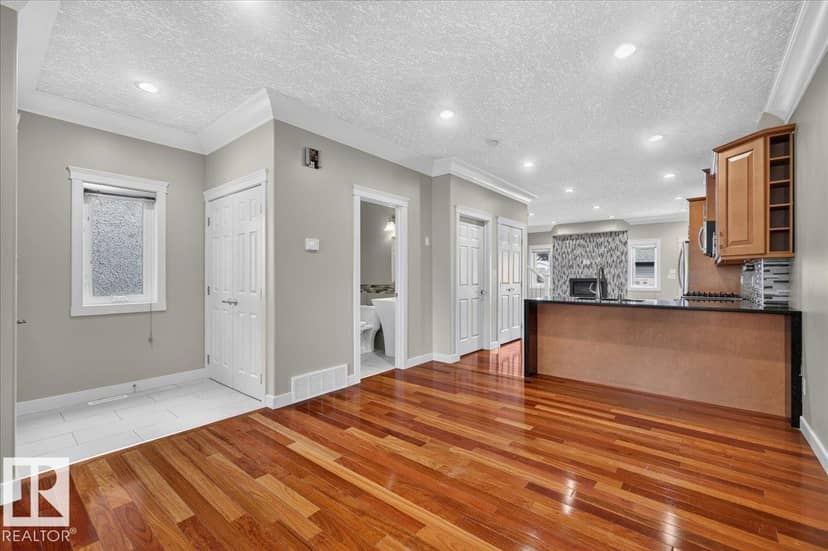 7947 79 AV NW — photo 14 of 40