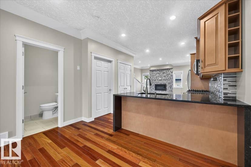7947 79 AV NW — photo 17 of 40