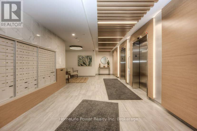 605 - 104 Garment Street — photo 10 of 38