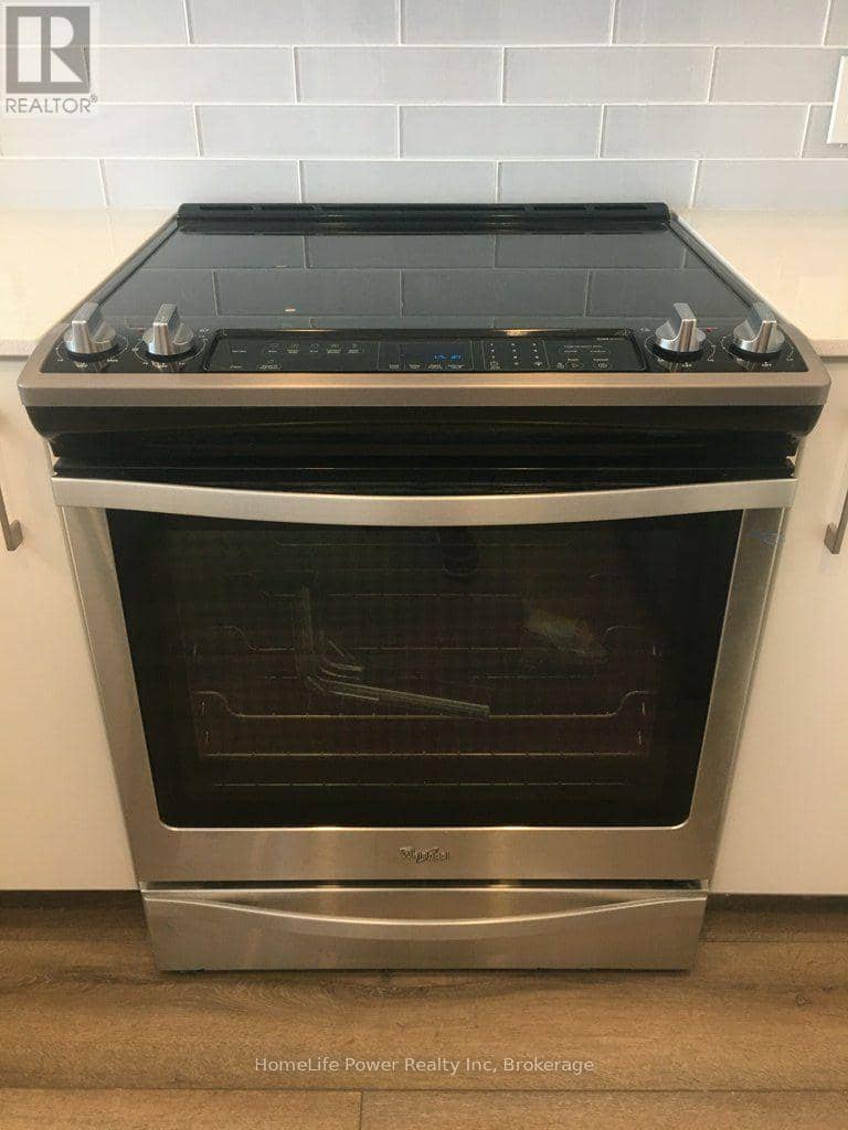 605 - 104 Garment Street — photo 15 of 38