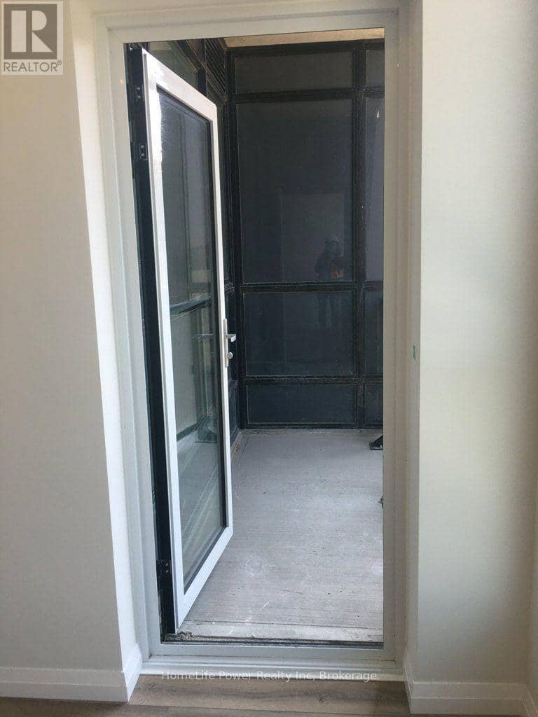 605 - 104 Garment Street — photo 21 of 38