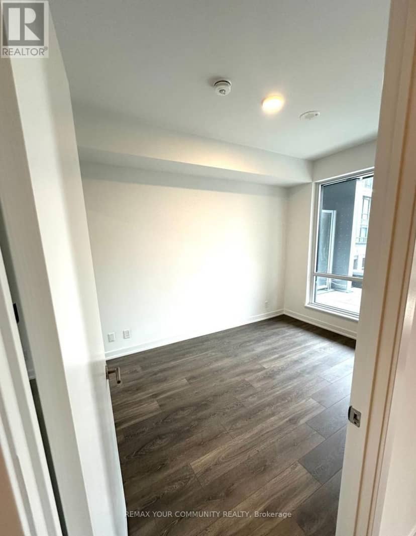 A328 - 7950 Bathurst Street, Vaughan, photo 4