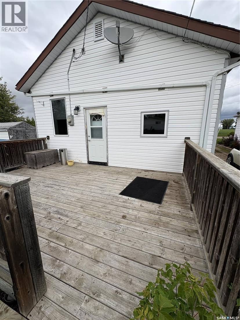 111 4th Avenue W — photo 1 of 22
