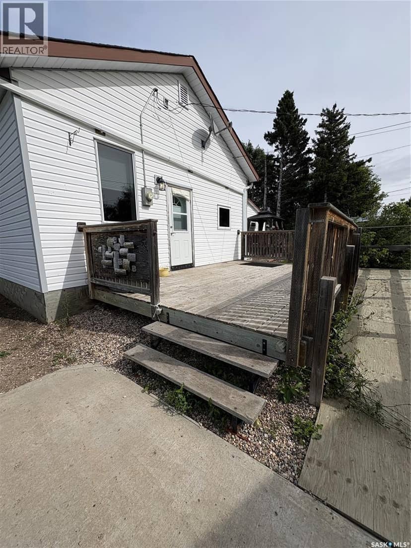 111 4th Avenue W — photo 3 of 22