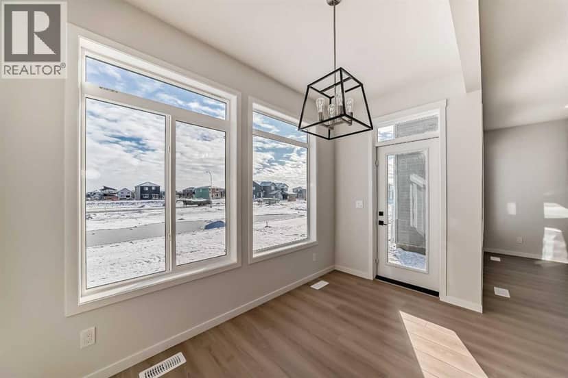 374 Corner Glen Way NE — photo 11 of 40