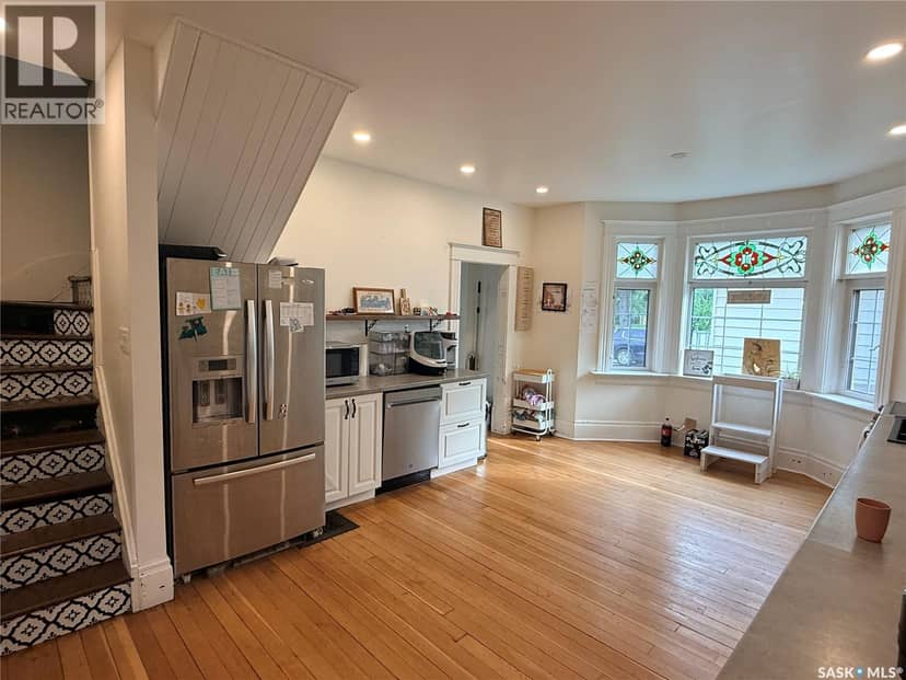 114 Second STREET E — photo 11 of 28