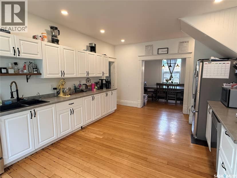 114 Second STREET E — photo 9 of 28