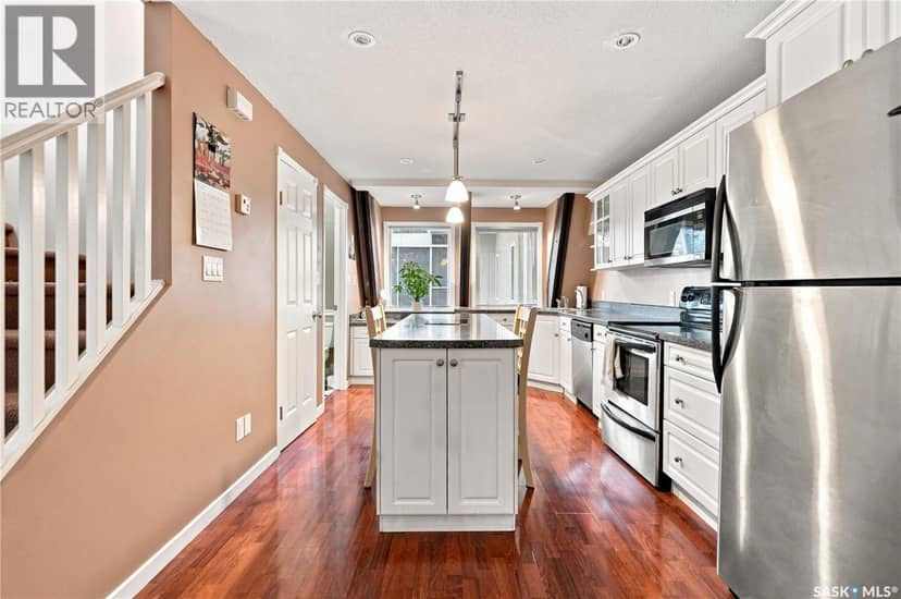 4 2855 Lacon STREET — photo 12 of 40