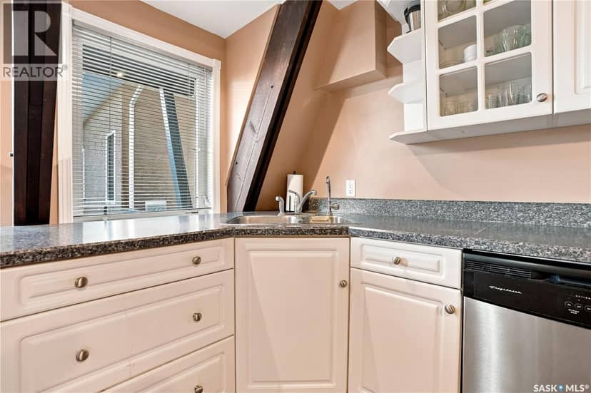 4 2855 Lacon STREET — photo 14 of 40