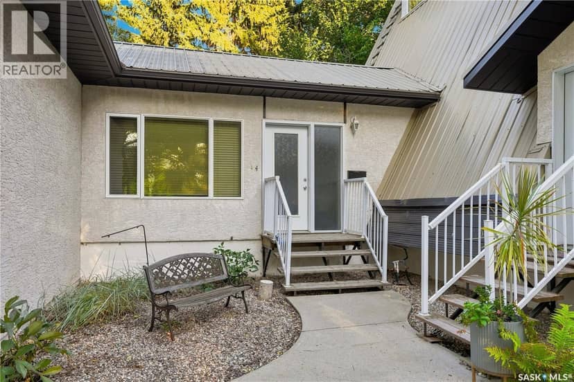 4 2855 Lacon STREET — photo 2 of 40