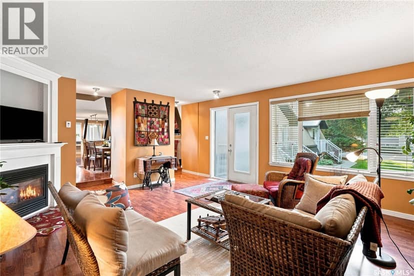 4 2855 Lacon STREET — photo 4 of 40