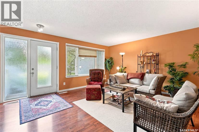 4 2855 Lacon STREET — photo 6 of 40