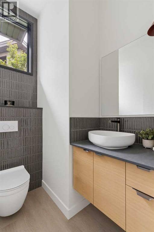 3A Willow Crescent SW — photo 10 of 40