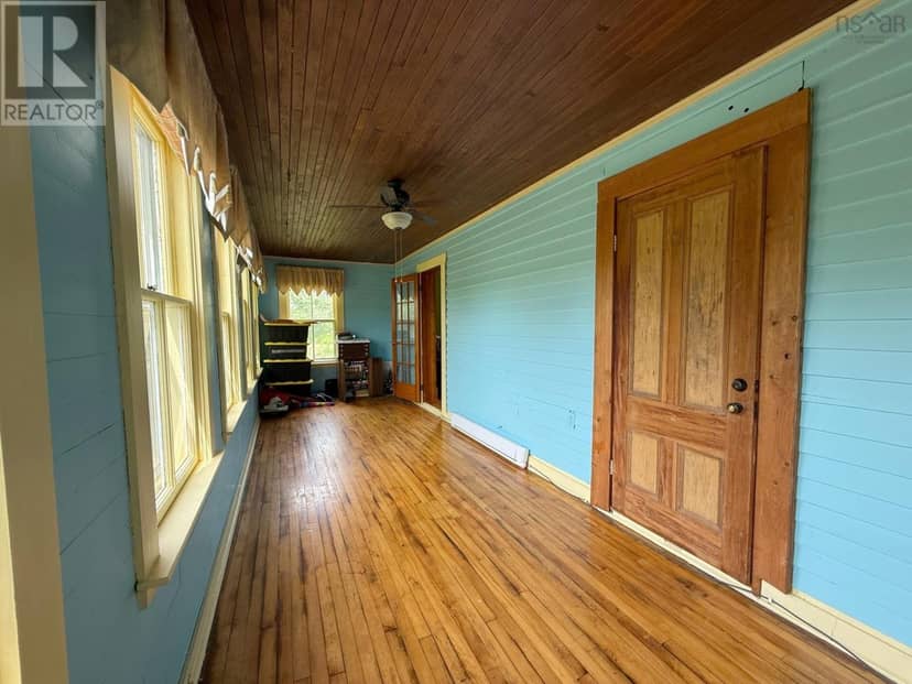22 Hogg Lane — photo 10 of 40