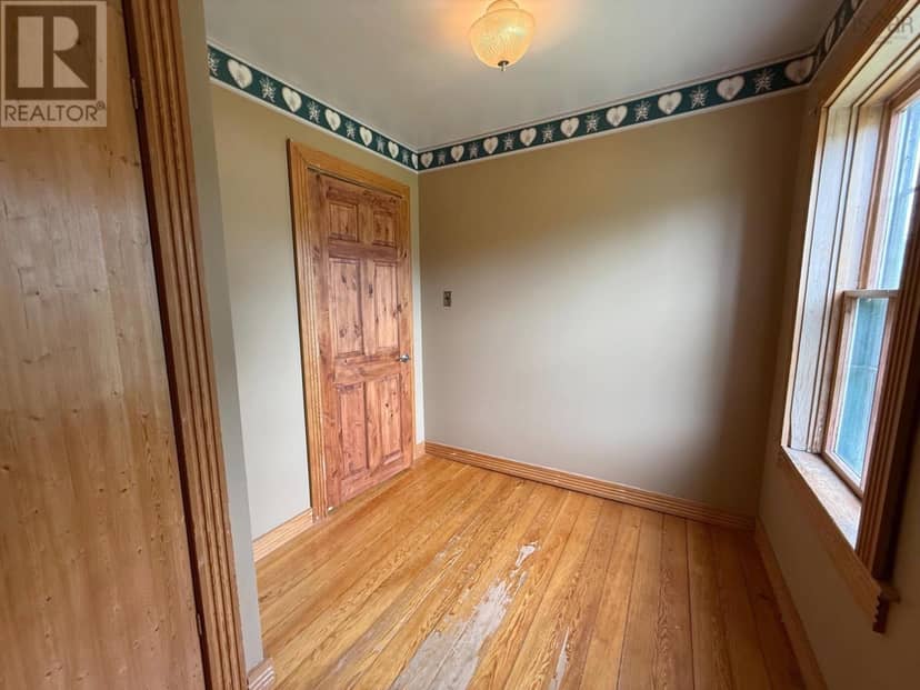 22 Hogg Lane — photo 26 of 40