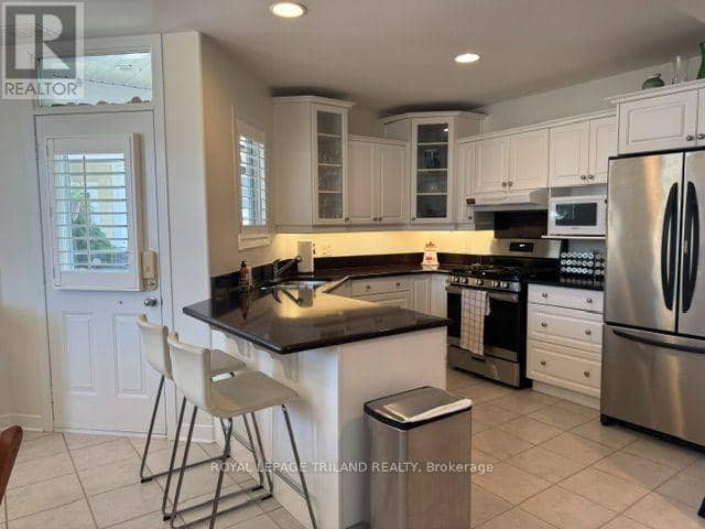 21 - 375 Edith Cavell Boulevard — photo 3 of 13