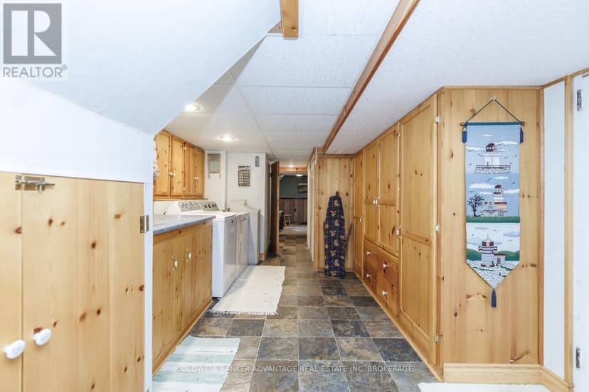 466 Sugarloaf Street — photo 23 of 40