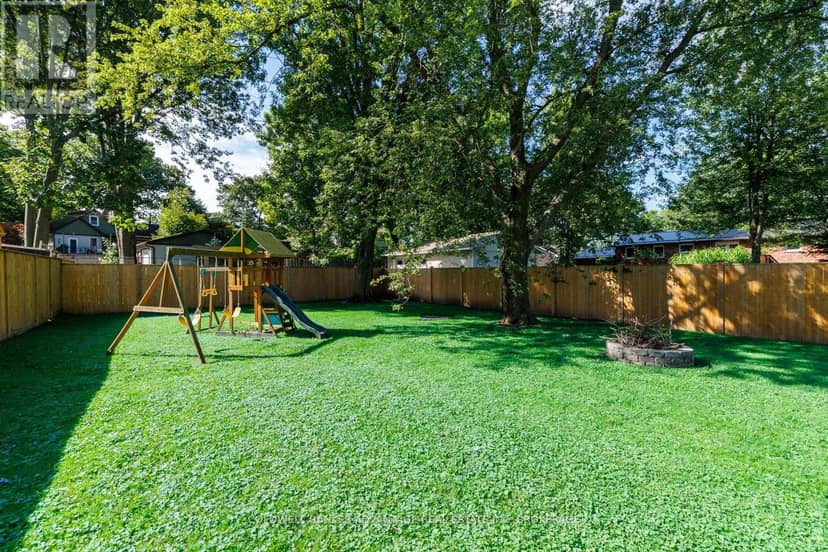 466 Sugarloaf Street — photo 39 of 40