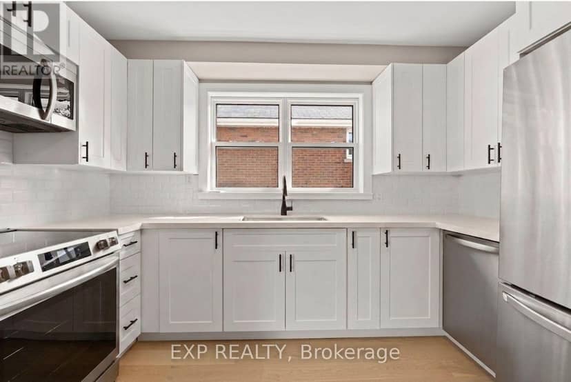 780 Oxford Street — photo 4 of 20