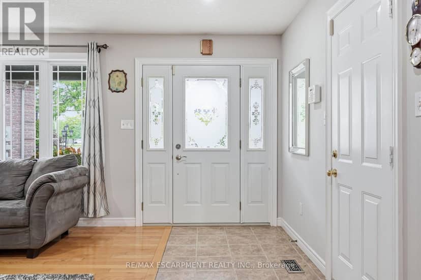 125 Langlaw Drive — photo 3 of 40