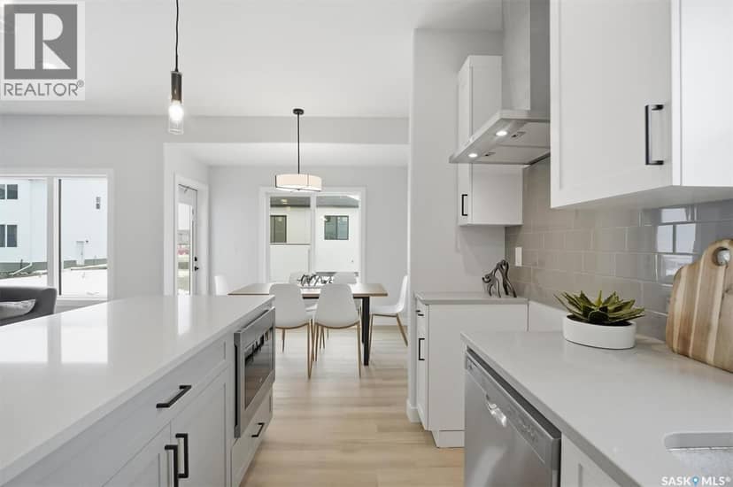 277 Lakeside BOULEVARD — photo 4 of 31