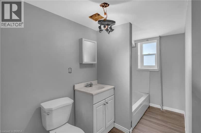 8 VICTORIA Street — photo 12 of 33