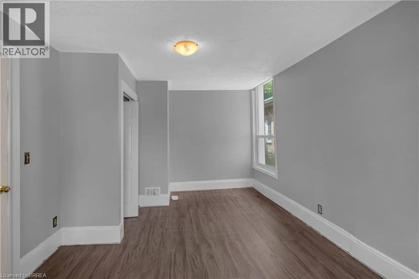 8 VICTORIA Street — photo 13 of 33
