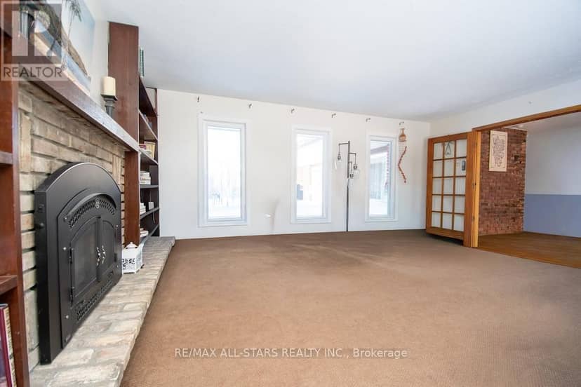 1185 Sturgeon Road — photo 9 of 40