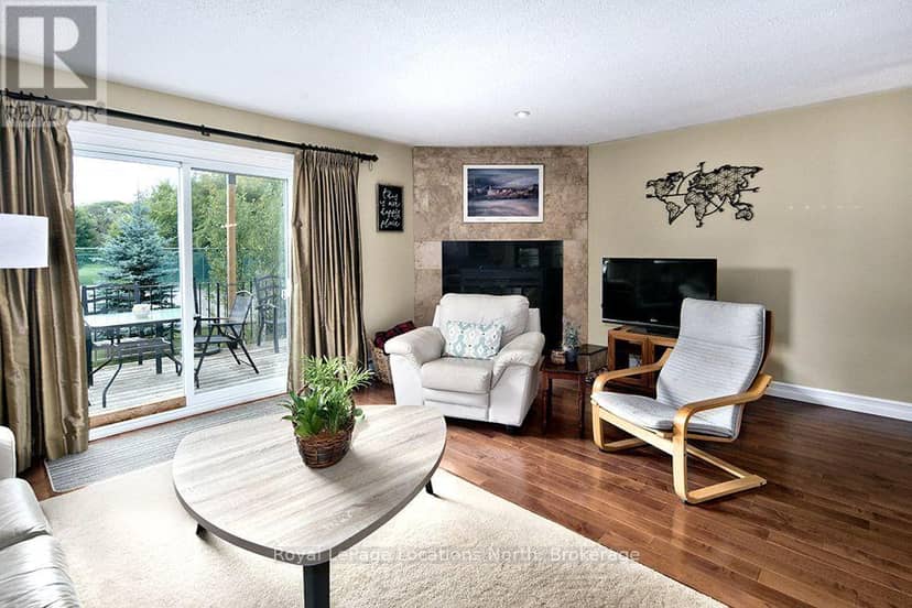 44 - 127 Alfred Street W — photo 4 of 24