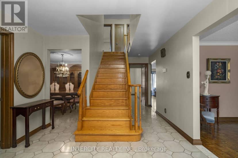 72 Chiswick Avenue, Toronto, photo 5