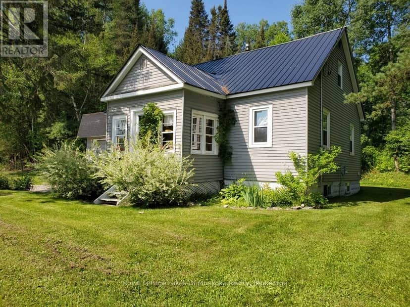 319 Ontario Street, Burk's Falls, photo 2