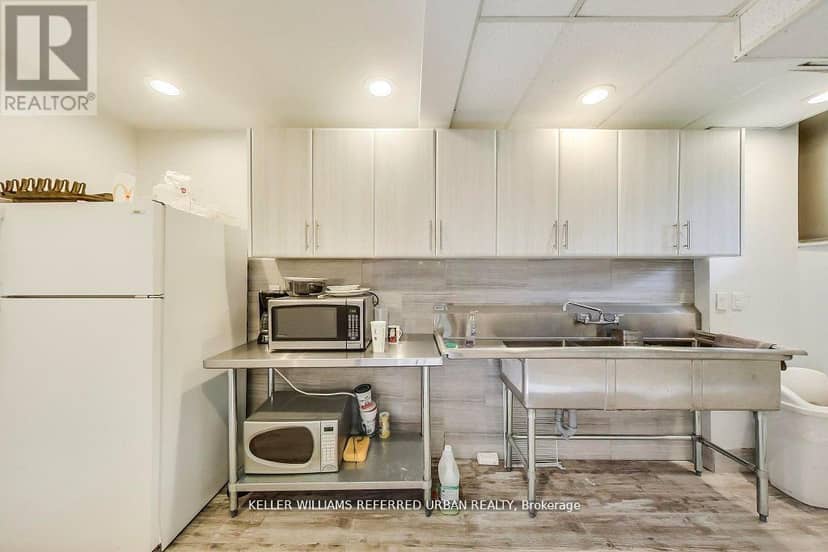 1215 - 11 Wincott Drive — photo 30 of 39