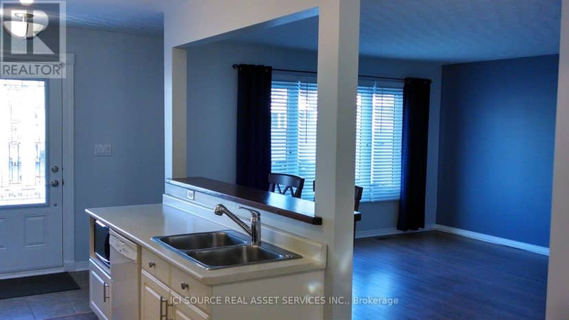 192 Ellis Avenue — photo 4 of 9