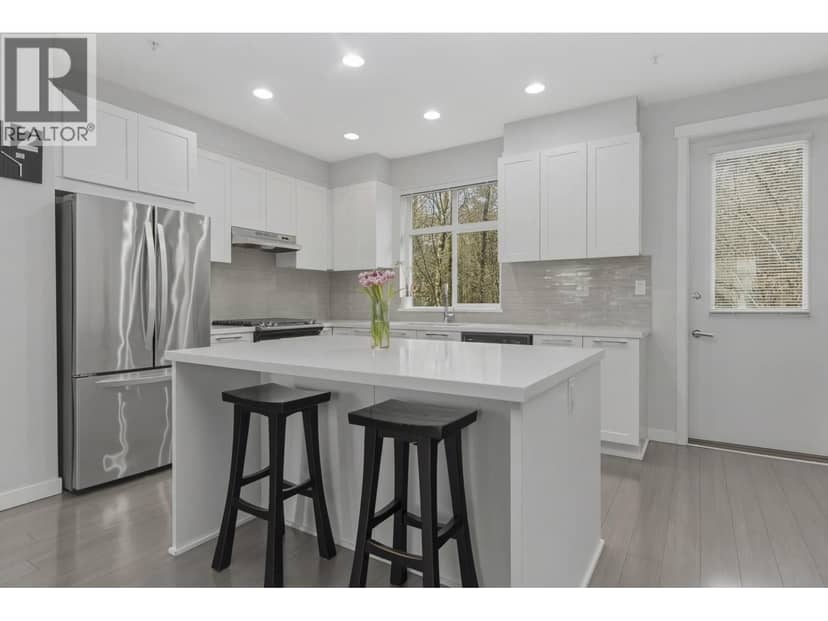 28 39548 LOGGERS LANE, Squamish, photo 2